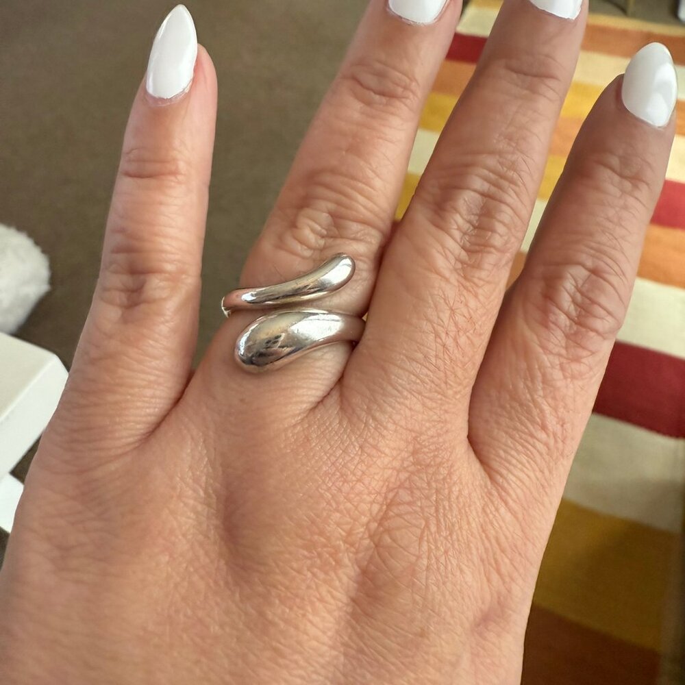 Tiffany & Co - Elsa Peretti Teardrop Sterling Silver Ring Size 7